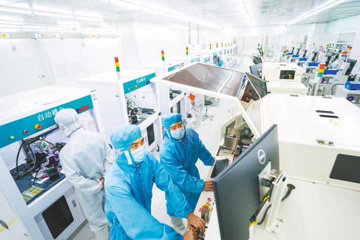 湖北光電子信息產業規模今年有望突破萬億元大關 獨樹一幟 “光”耀全球